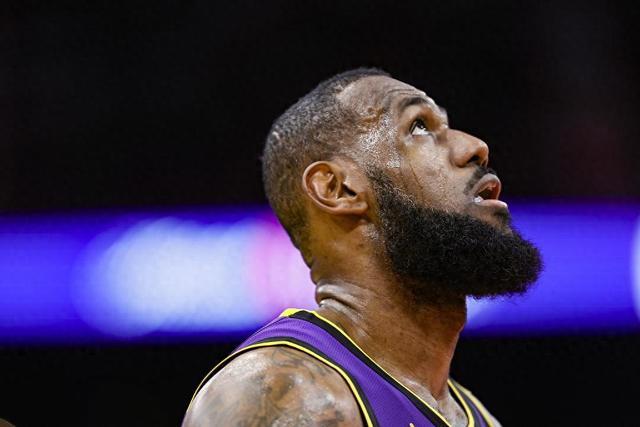 李晓旭迎来CBA生涯700场里程碑 身前只剩周鹏